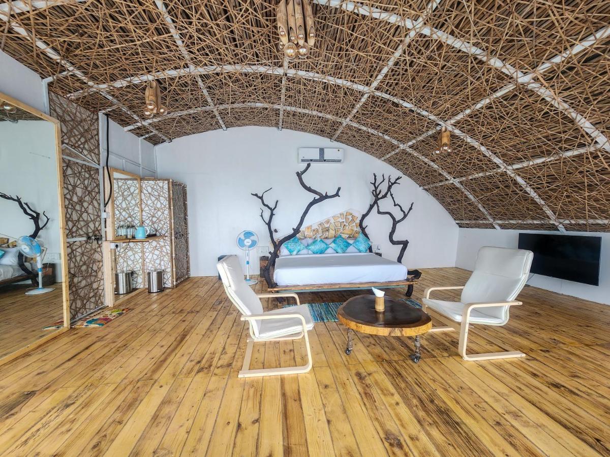 Obrigado By Craftels Hotel Canaguinim Buitenkant foto